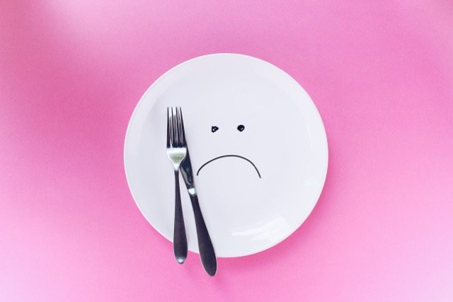 Imagem de capa do texto "Por que dietas restritivas não funcionam?".
